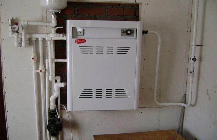 Chaudières murales à gaz à circuit unique et leurs variétés