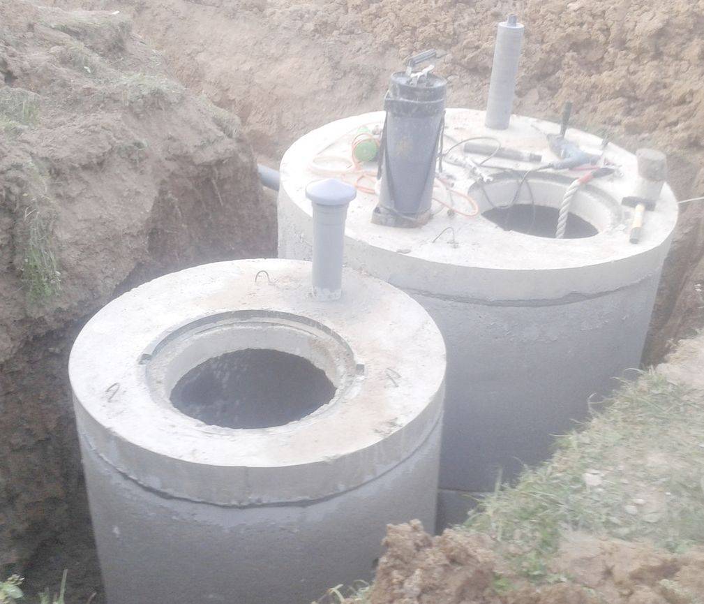 Imperméabilisation d'une fosse septique à partir d'anneaux en béton : aperçu des matériaux + règles de mise en œuvre