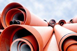 Tuyaux d'égouts internes dans la maison: un aperçu comparatif des types de tuyaux modernes