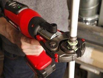 Raccords à sertir pour tuyaux métal-plastique: types, marquage, objectif + exemple de travail d'installation