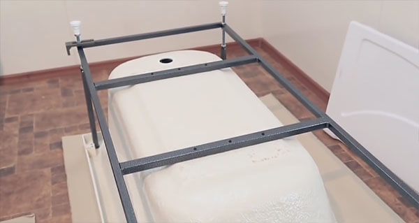 Est-il possible d'économiser de l'argent sur un cadre de baignoire en acrylique ?