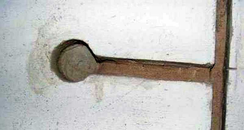 Est-il possible de creuser les murs dans une maison à panneaux pour le câblage