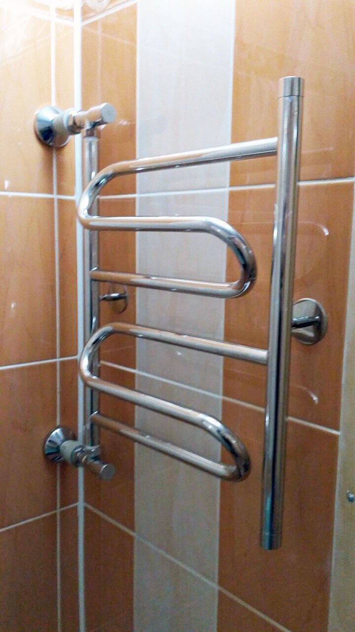 Transfert d'un sèche-serviettes, règles de raccordement, procédure d'installation