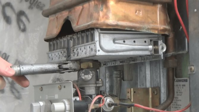 Pourquoi avez-vous besoin de nettoyer la colonne de gaz et est-il possible de le faire vous-même ?