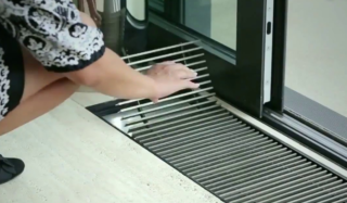 Sélection et installation de convecteurs au sol pour le chauffage de l'eau