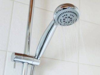 Comment et comment laver la douche : une revue détaillée des meilleurs détergents