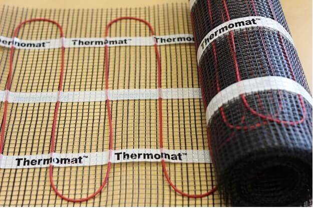 Sélection et installation d'un plancher chauffant à l'eau sous linoléum