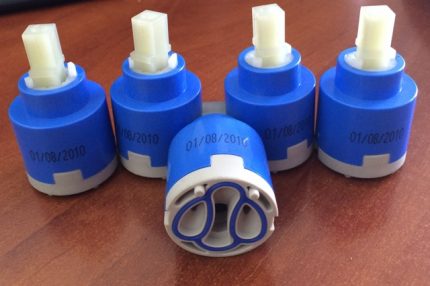 Types d'inverseurs pour mélangeurs, comment démonter et assembler le mécanisme vous-même