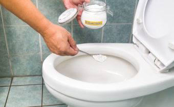 Comment nettoyer les toilettes soi-même : les meilleurs moyens d'éliminer les blocages