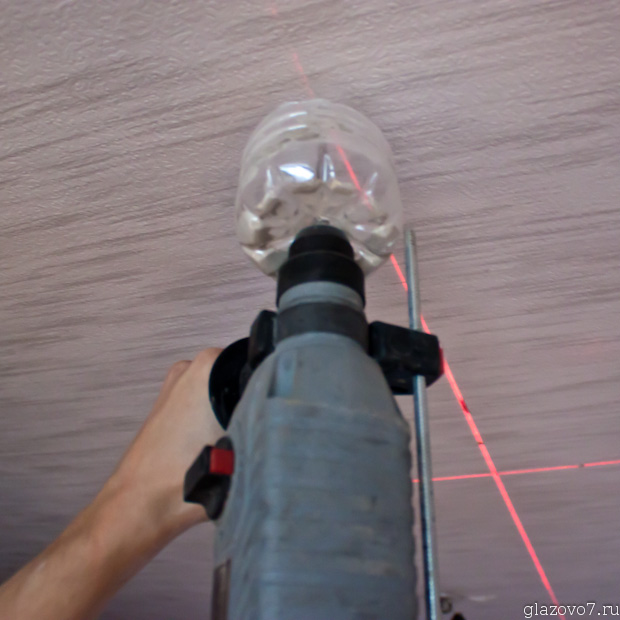 Comment percer un mur ou un plafond sans poussière : buses spéciales pour un perforateur et autres secrets