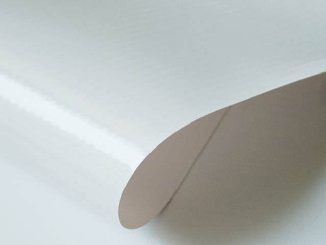 Installation d'un lustre sur un plafond tendu: les principales étapes de l'auto-installation