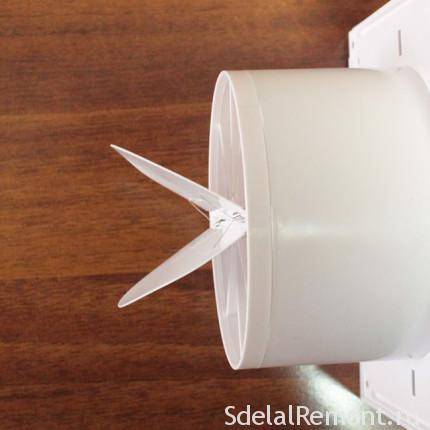 Ventilateur d'extraction dans la salle de bain : conseils pour les acheteurs + une douzaine des meilleures offres du marché