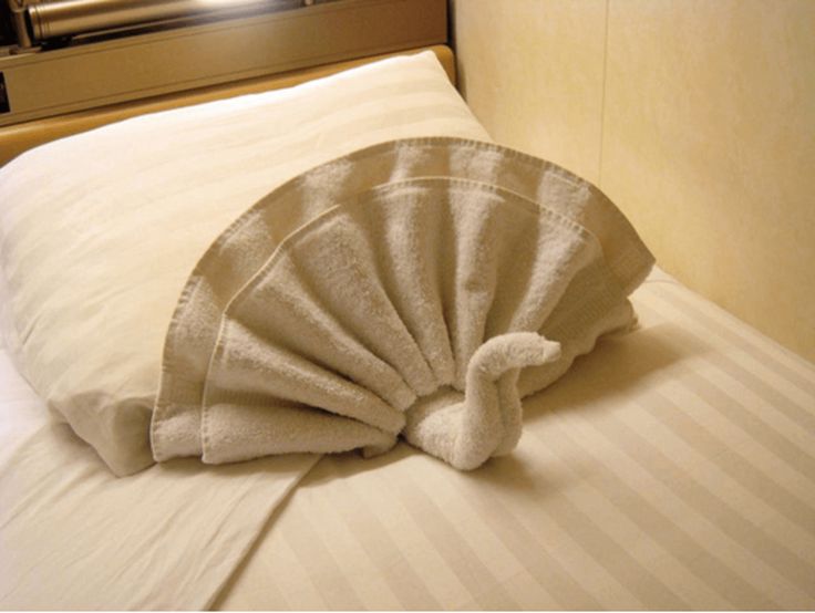 Comment coudre un couvre-lit sur un lit : types de produits, tissus, astuces, mode d'emploi