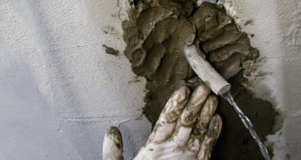 Auto-obturation des fissures et des trous dans le béton