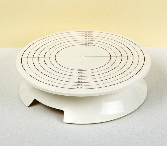 Comment j'ai fabriqué ma propre table à plateau pour économiser de l'argent