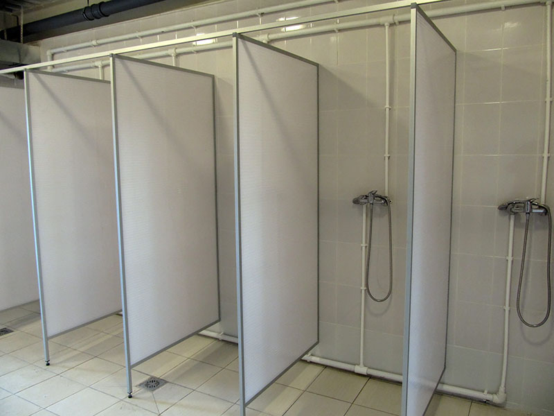 Verre pour cabine de douche : comment le choisir et l'installer soi-même