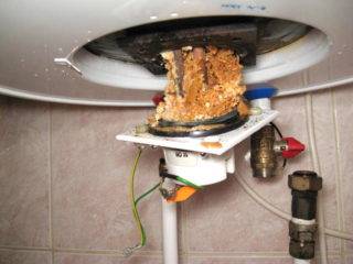 Comment entretenir un chauffe-eau inutilisé "Ariston"