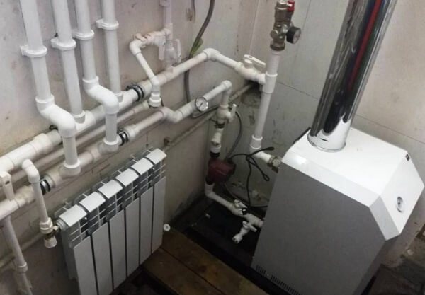 Attacher un radiateur de chauffage aux normes et exigences, instructions étape par étape, conseils