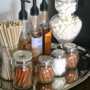 Comment j'ai fabriqué ma propre table à plateau pour économiser de l'argent