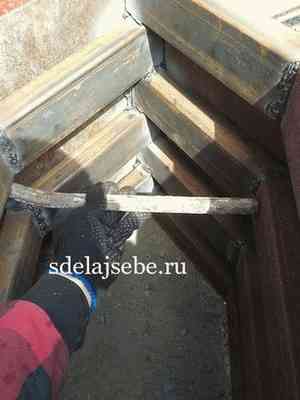 Nous fabriquons un four Buleryan de nos propres mains: une classe de maître sur la fabrication d'un poêle miracle