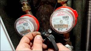 Le compteur tourne quand les voisins ouvrent l'eau froide