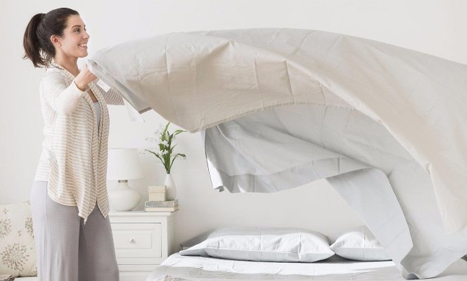 À quelle fréquence devez-vous laver la literie et quel est le danger de non-respect de la fréquence de lavage