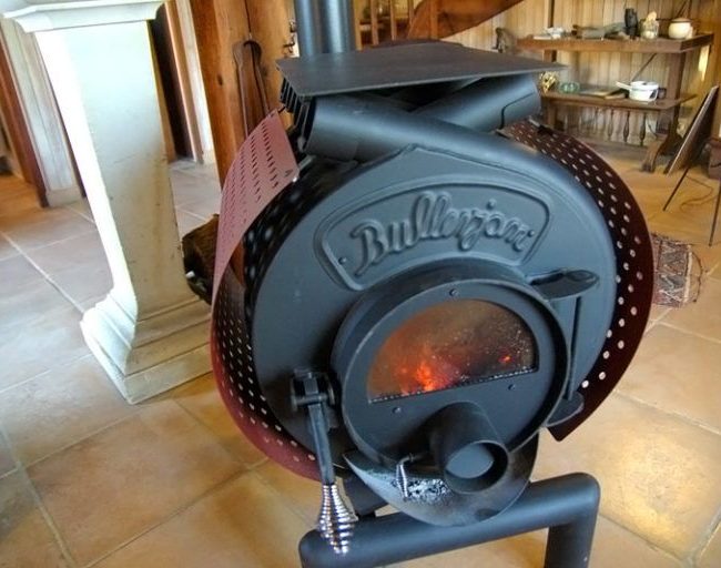 Poêles en fonte pour le chauffage des maisons de campagne