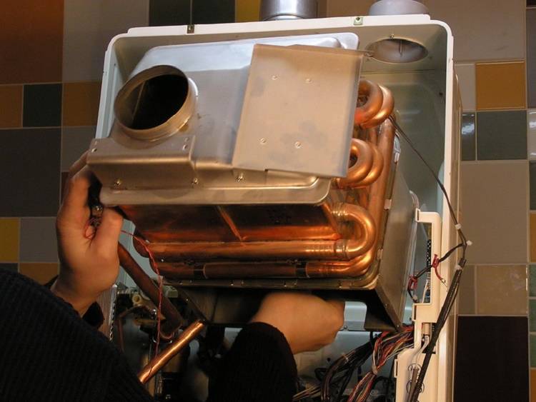 Comment nettoyer un geyser: méthodes d'entretien à faire soi-même