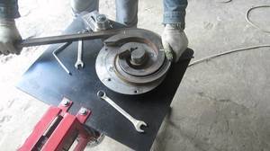 Comment plier un tube profilé: types de cintreuses de profilés et aperçu de 3 méthodes "manuelles"