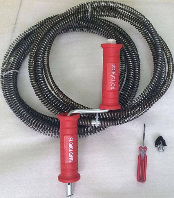 Enlever les sabots avec un outil de plomberie