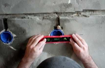 Comment déplacer une prise : instructions pour déplacer une prise vers un autre emplacement