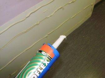 Salle de bain en panneaux plastiques : types de panneaux + petit guide de finition