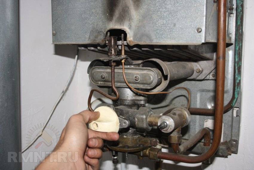 Pourquoi le chauffe-eau à gaz ne chauffe pas l'eau, mais la pression est bonne, le feu brûle et l'eau est à peine chaude