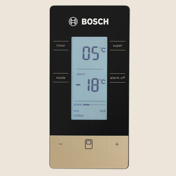 Quelle température devrait être dans le réfrigérateur et le congélateur: normes et normes