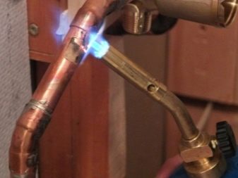 Brûleur à gaz pour souder des tuyaux en cuivre : principaux types de brûleurs + conseils pour les acheteurs potentiels