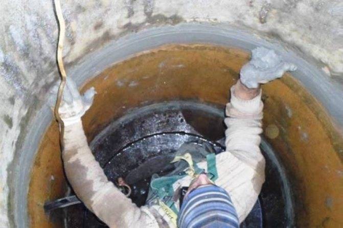 Imperméabilisation d'une fosse septique à partir d'anneaux en béton : aperçu des matériaux + règles de mise en œuvre