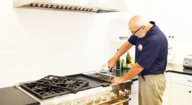 Pourquoi le gaz brûle avec une flamme rouge sur le poêle : facteurs affectant la couleur de la flamme