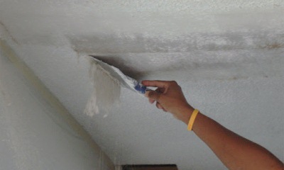 Causes des points humides avec de la rouille au plafond