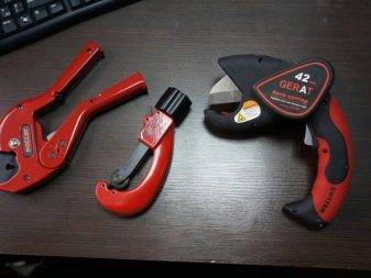 Coupe-tube pour tuyaux en plastique : choix du meilleur modèle + mode d'emploi