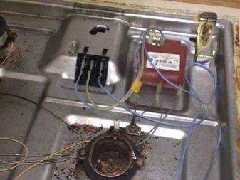 Pourquoi l'auto-allumage d'une cuisinière à gaz clique constamment et s'allume spontanément: les pannes et leur réparation