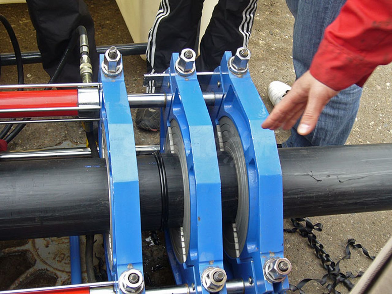 Soudage des joints fixes et tournants des tuyaux: raccordement des communications de gaz