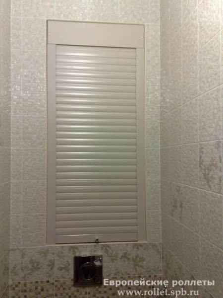 Comment fermer les tuyaux dans les toilettes: les meilleures façons de gainer et de cacher