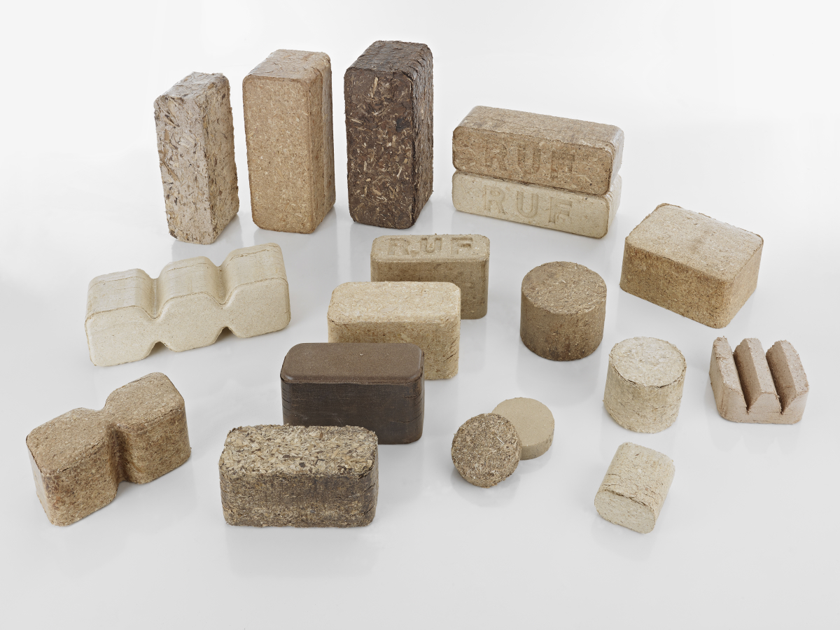 Feuilles de sciure de bois pressées: planches, planches, analogues de contreplaqué et leur production à partir de déchets de bois