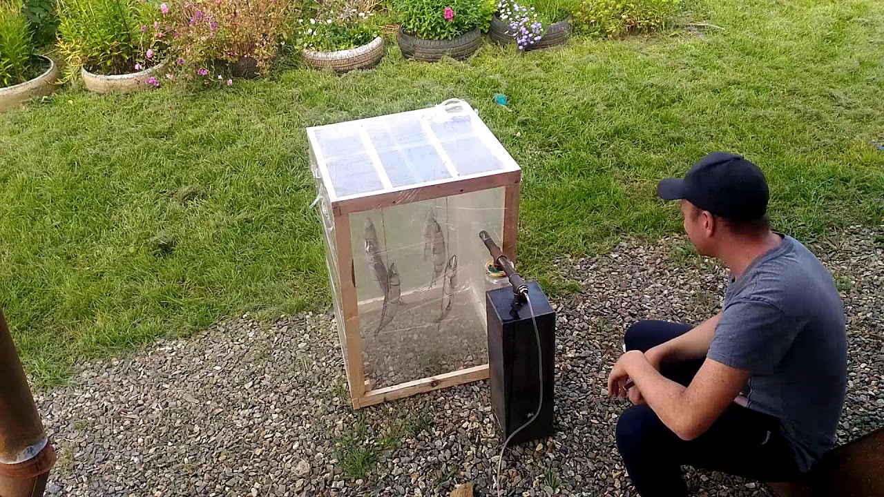 Générateur de fumée à faire soi-même Générateur de fumée à faire soi-même pour un fumoir à partir de matériaux improvisés, d'anciens équipements