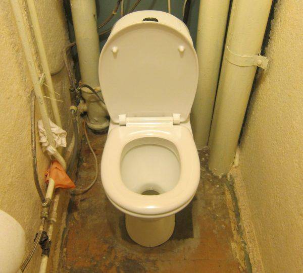 Installer une toilette sur un sol en bois: instructions étape par étape et analyse des caractéristiques d'installation