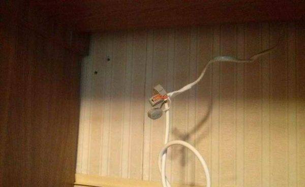 Sélection et auto-installation d'une hotte cheminée pour la cuisine