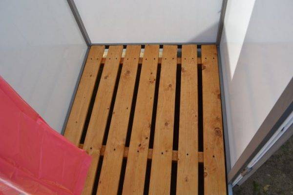 Douche d'été à faire soi-même - construction étape par étape d'une structure de cadre