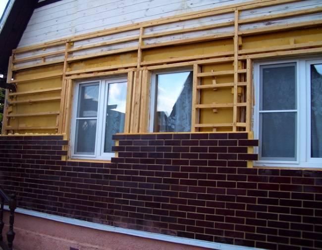 Pour mieux gainer une maison en bois à l'extérieur : conseils utiles