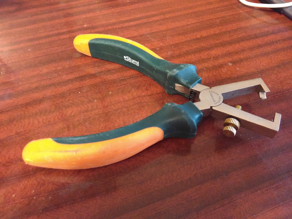 Caractéristiques des pinces à dénuder