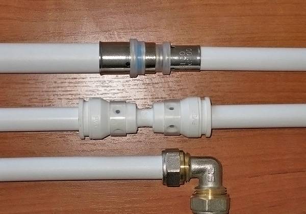 Quels tuyaux choisir pour l'approvisionnement en eau - analyse de 4 types principaux et de leurs caractéristiques